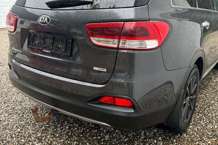 Grå Kia Sorento fra 2016
