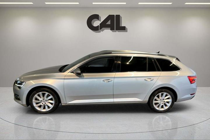 Sølv Skoda Superb fra 2020
