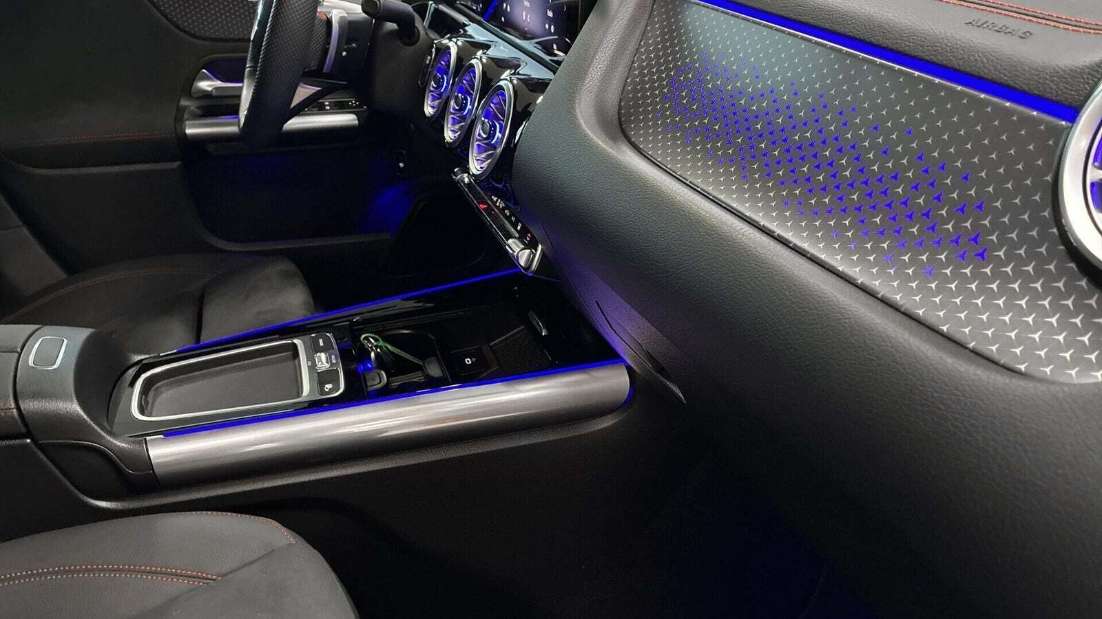 Sort Mercedes EQA250+ fra 2024