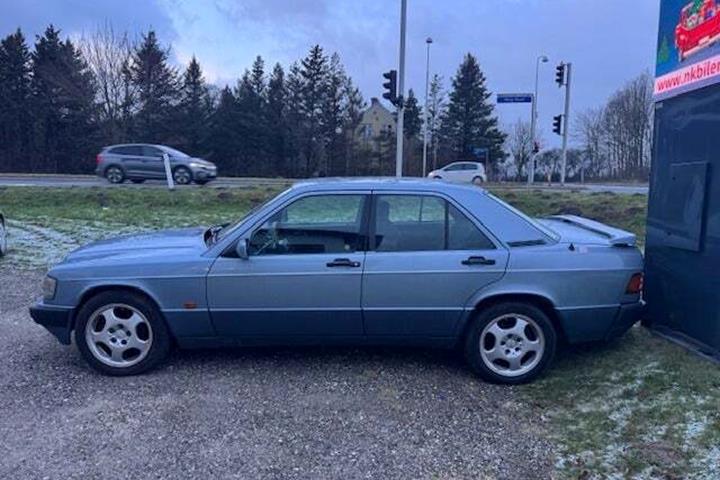 undefined Mercedes 190 E fra 1988