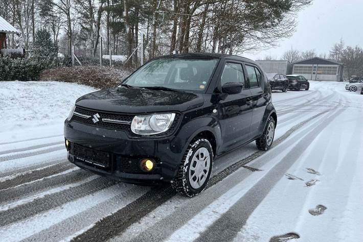 Sort Suzuki Ignis fra 2017 set udefra