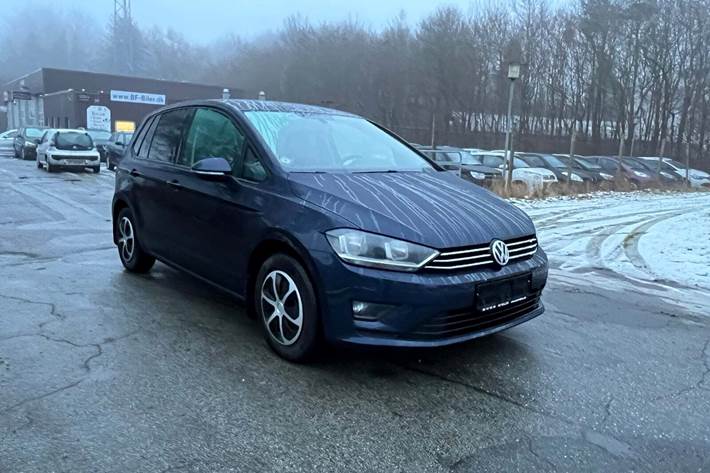 Blå VW Golf Sportsvan fra 2016