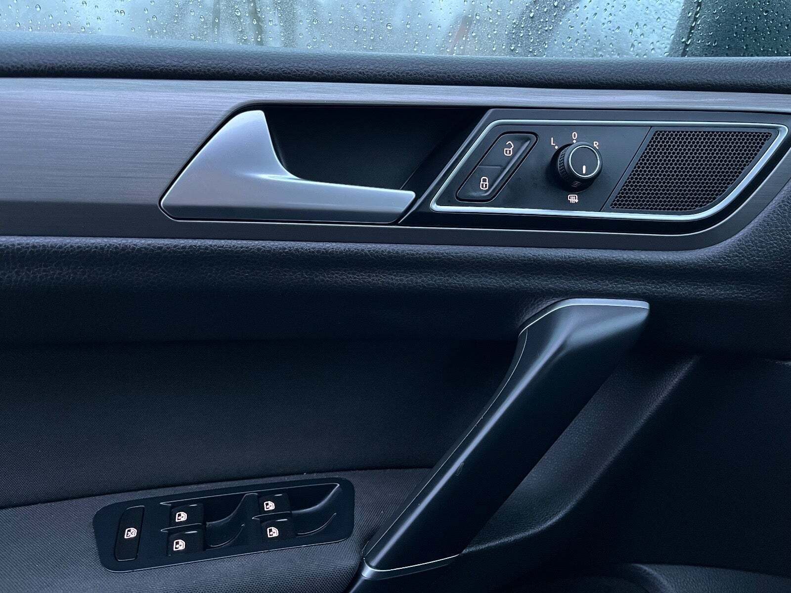 Blå VW Golf Sportsvan fra 2016