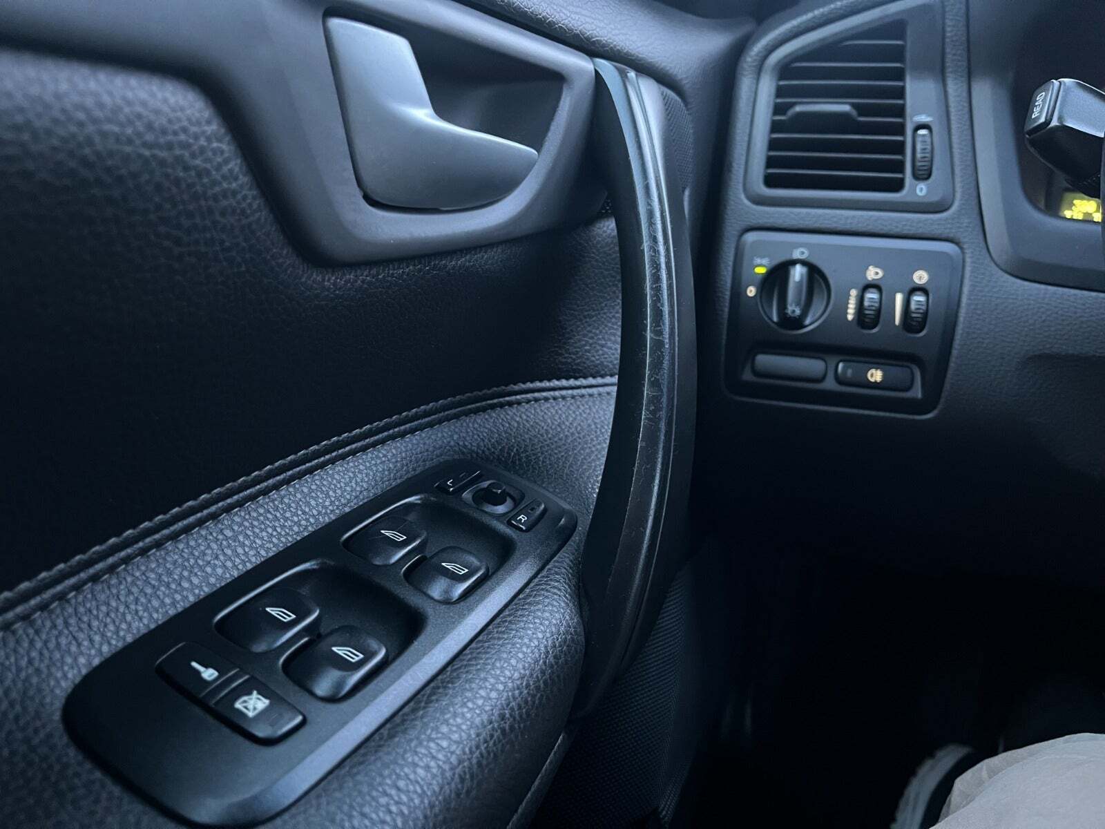 Sølv Volvo S60 fra 2005