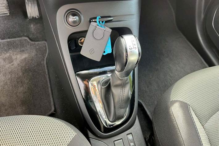 Orange Renault Captur fra 2016