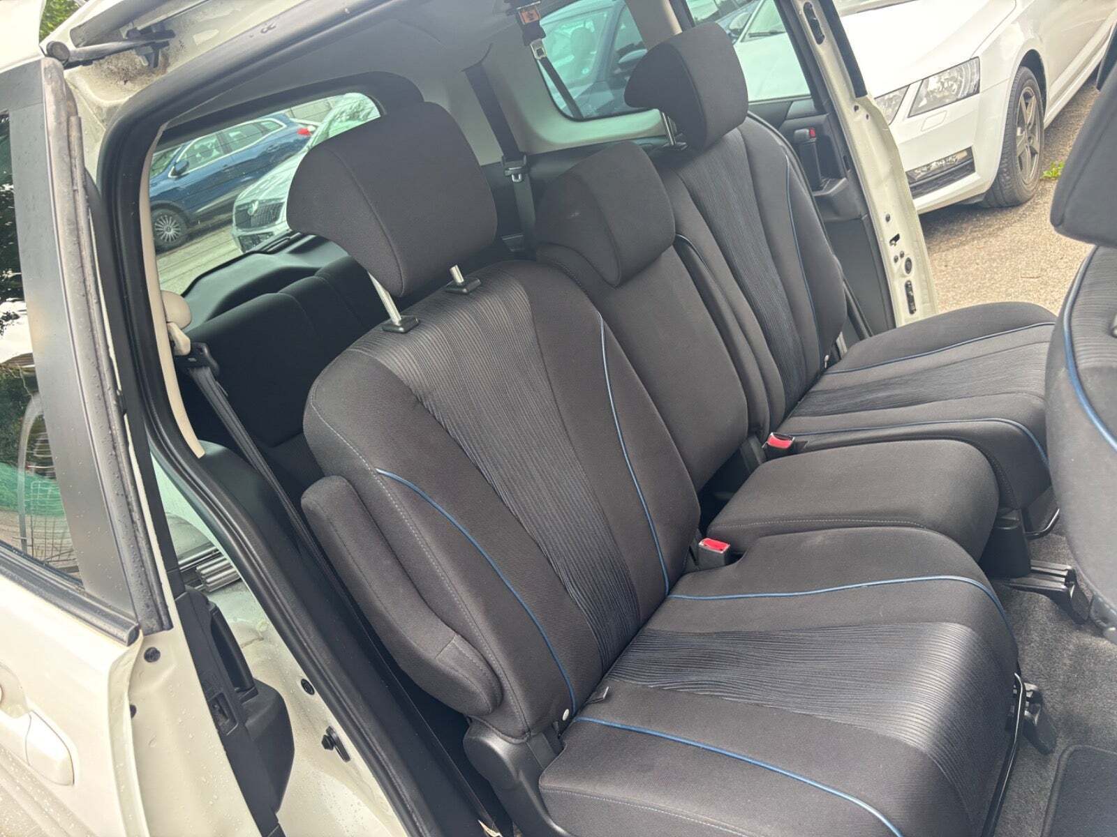 Hvid Mazda 5 fra 2011