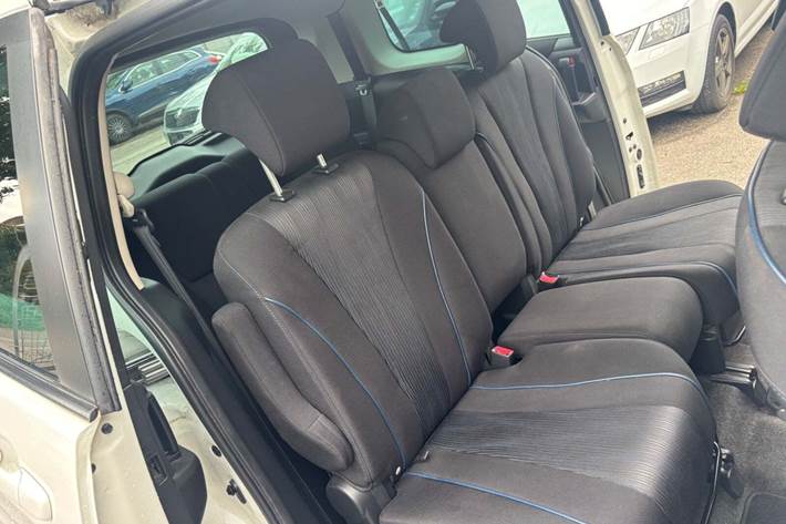 Hvid Mazda 5 fra 2011