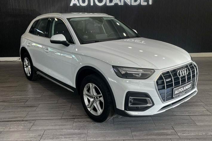 Hvid Audi Q5 fra 2021 set udefra