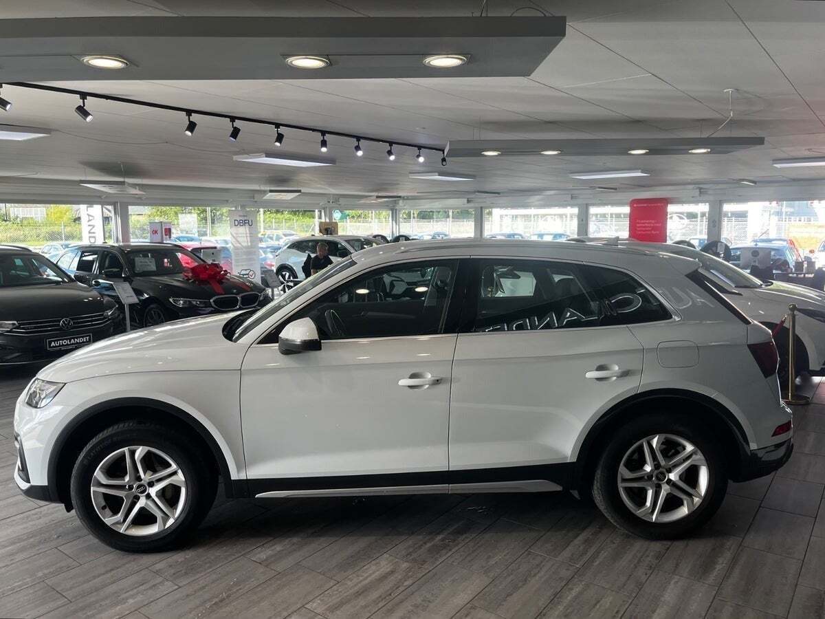 Hvid Audi Q5 fra 2021