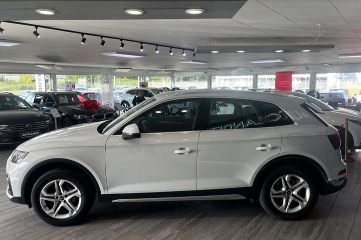 Hvid Audi Q5 fra 2021
