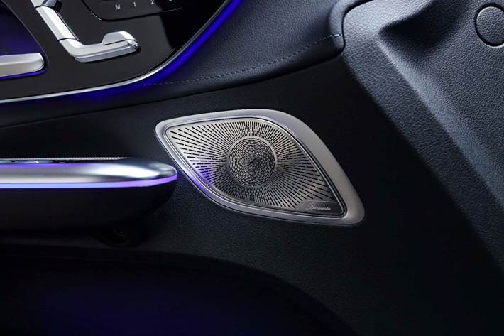 Grå Mercedes EQE350 fra 2022