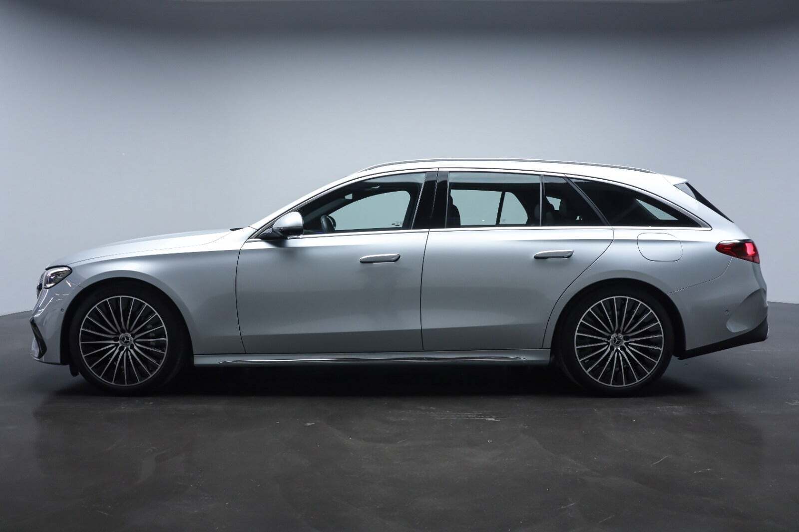 Mercedes E300 e 2,0 AMG Line stc. aut.