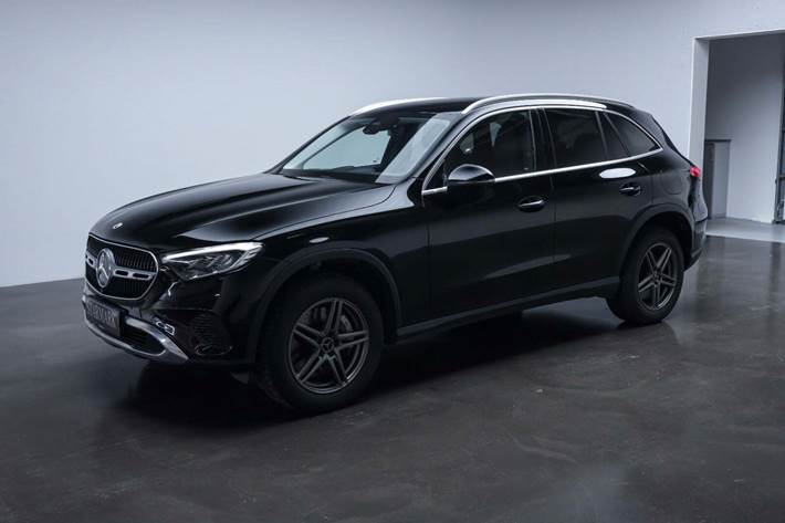 Sort Mercedes GLC300 de fra 2023