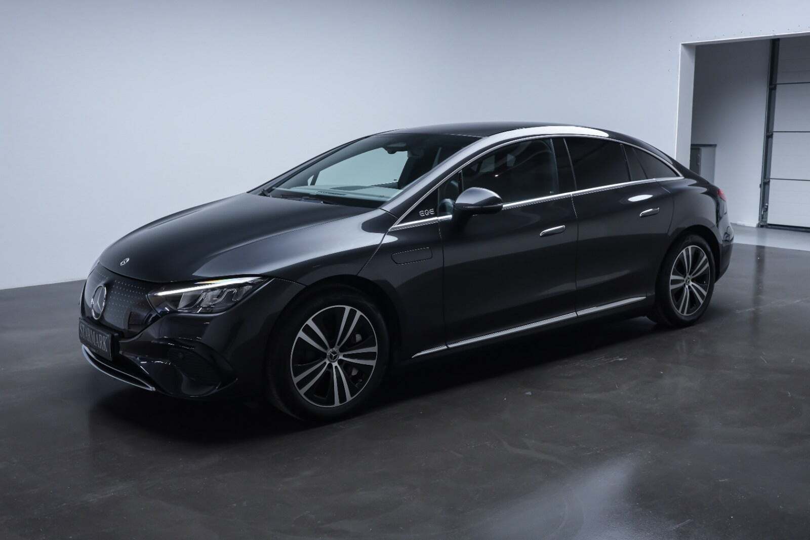 Mercedes EQE350+ Electric Art