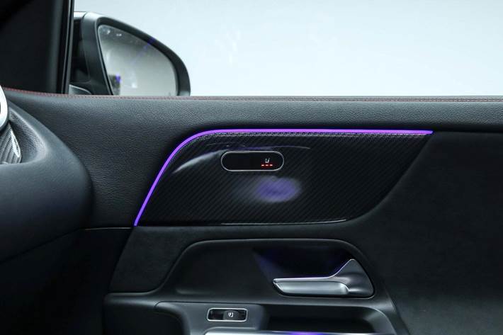 Sort Mercedes GLA250 e fra 2023