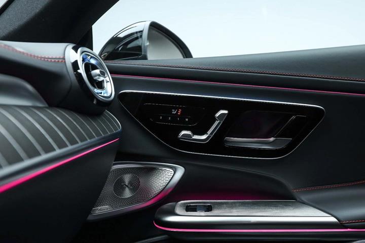 Grå Mercedes CLE53 fra 2025