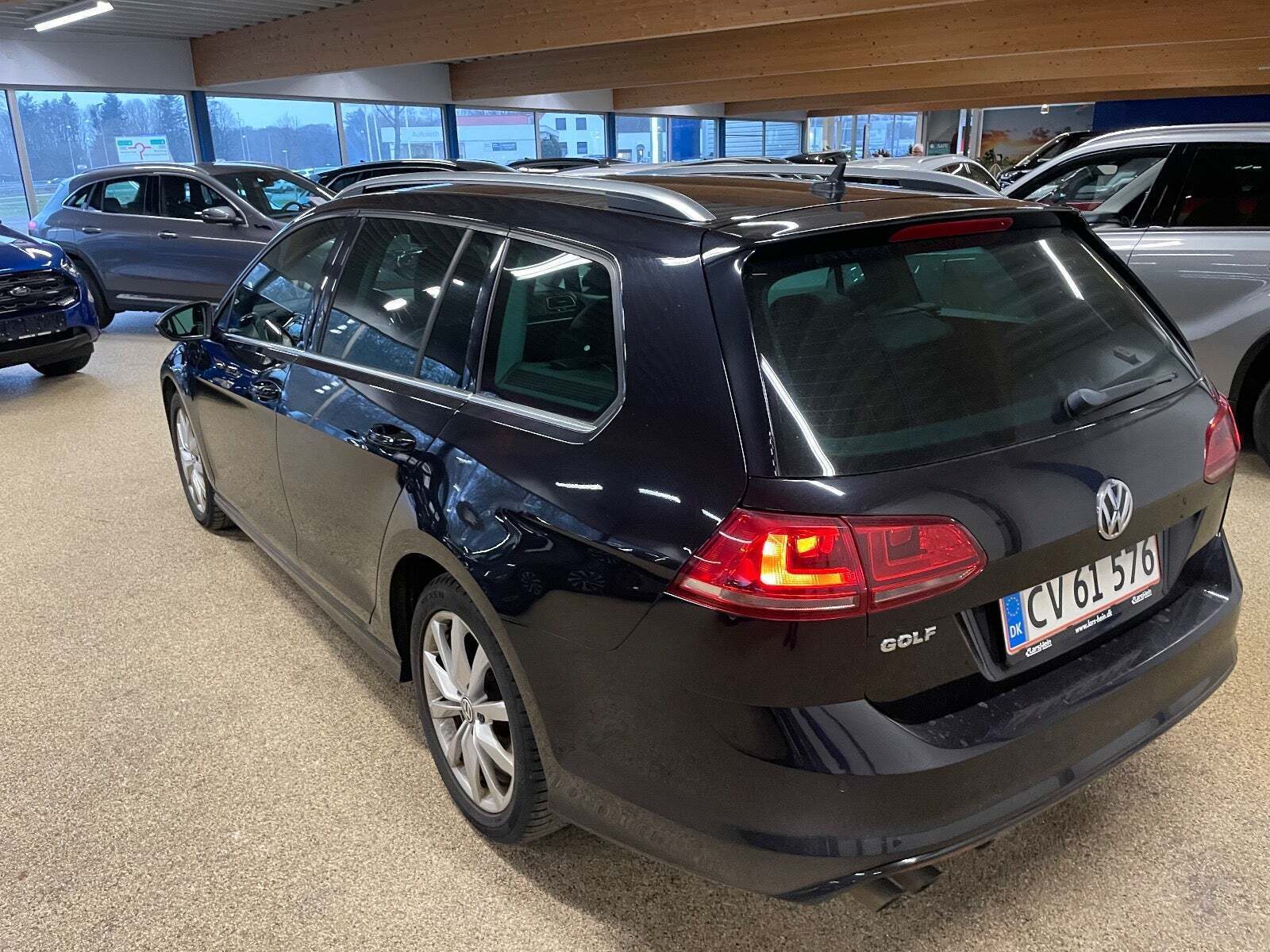 VW Golf VII 2,0 TDi 150 R-line Variant DSG BMT