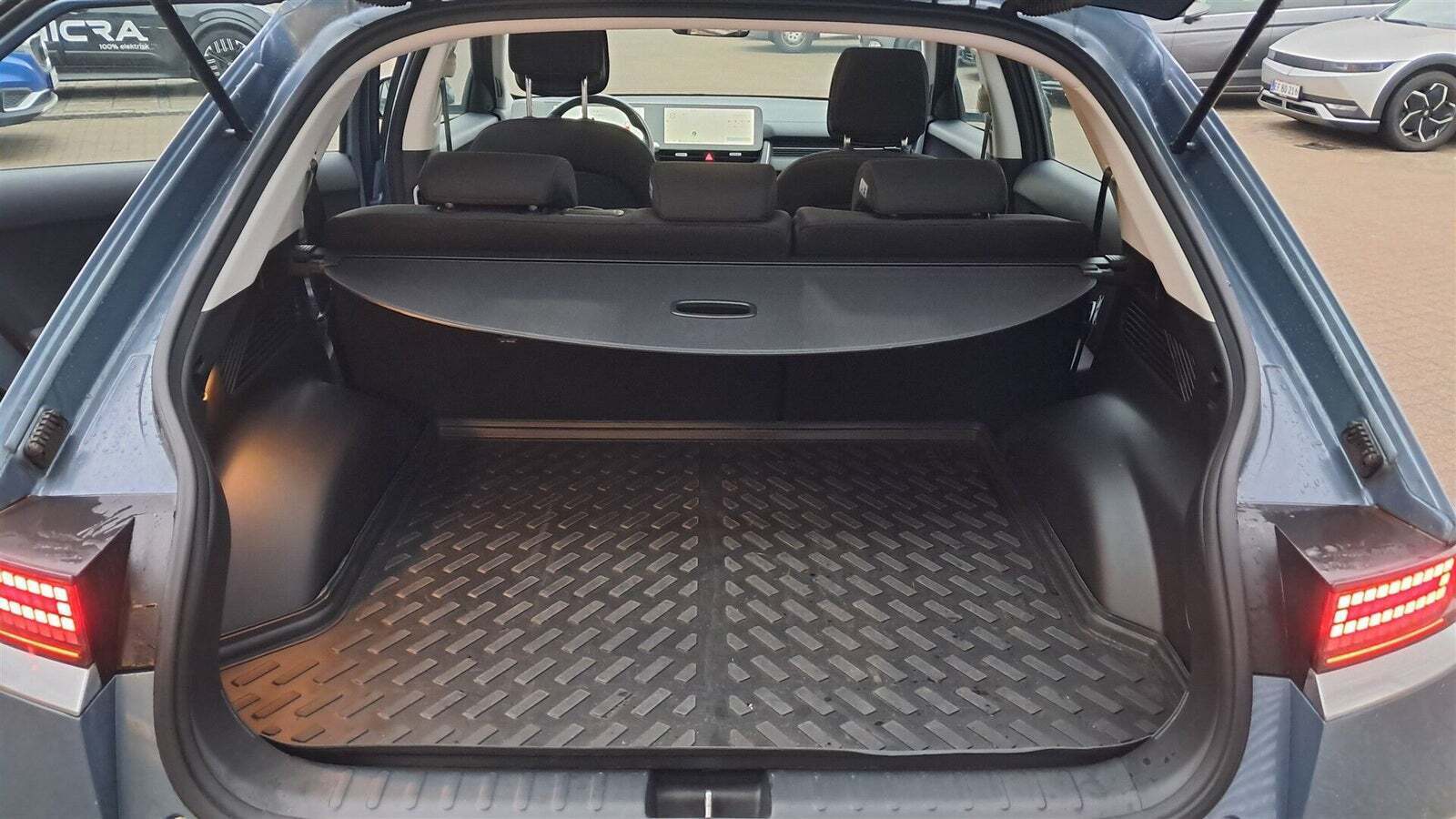 Blå Hyundai Ioniq 5 fra 2023