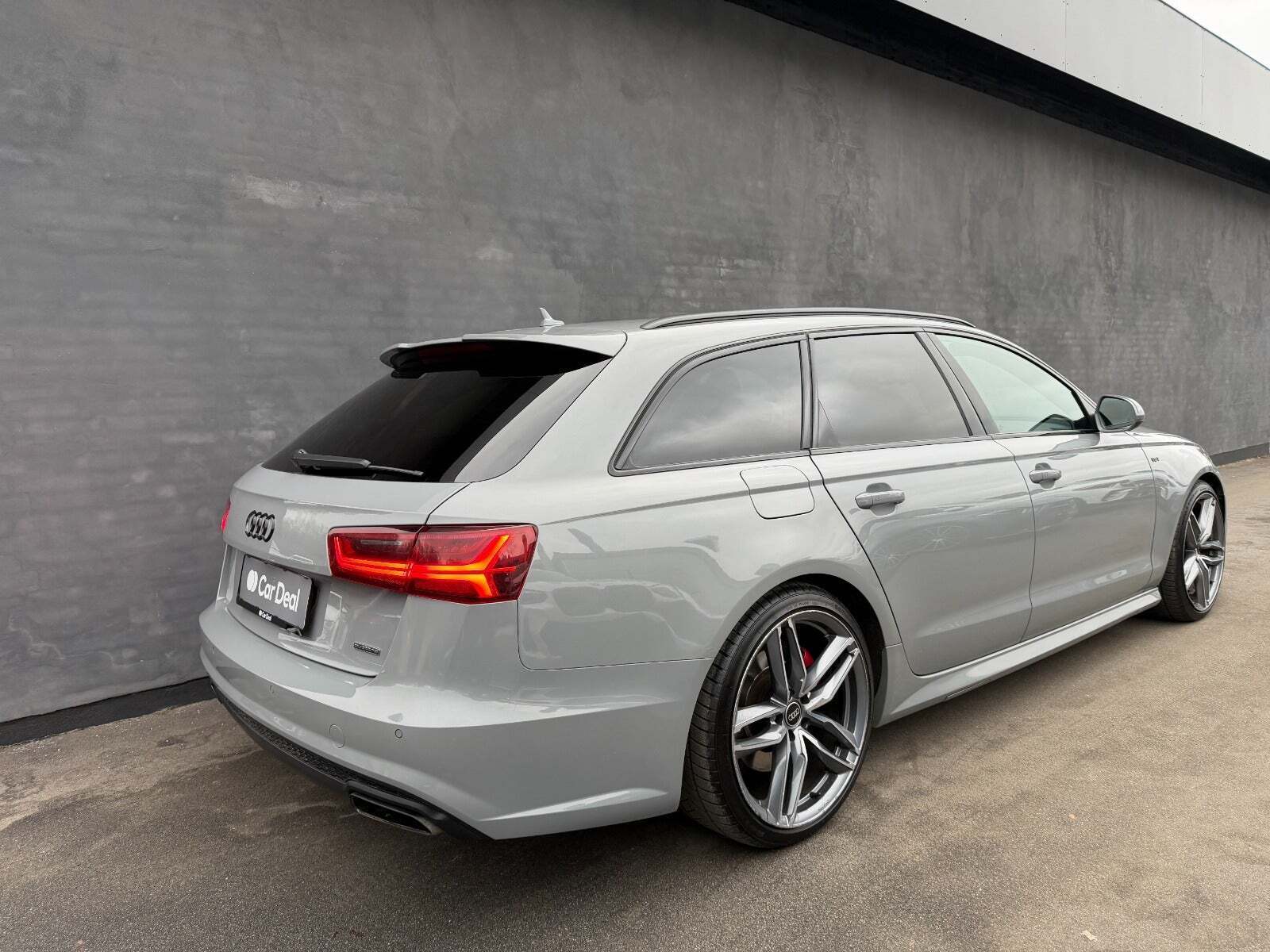 Audi A6 3,0 TDi 326 S-line Competition Avant quattro Tiptr.