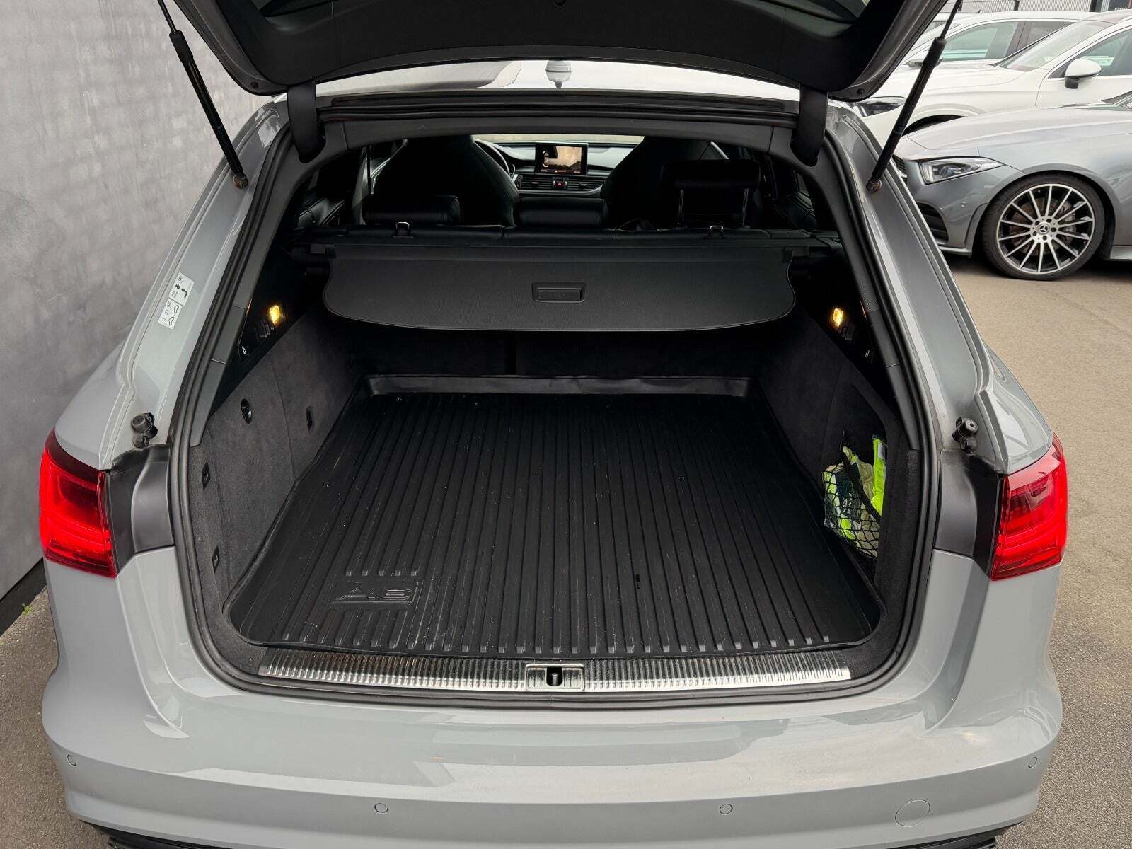 Grå Audi A6 fra 2015