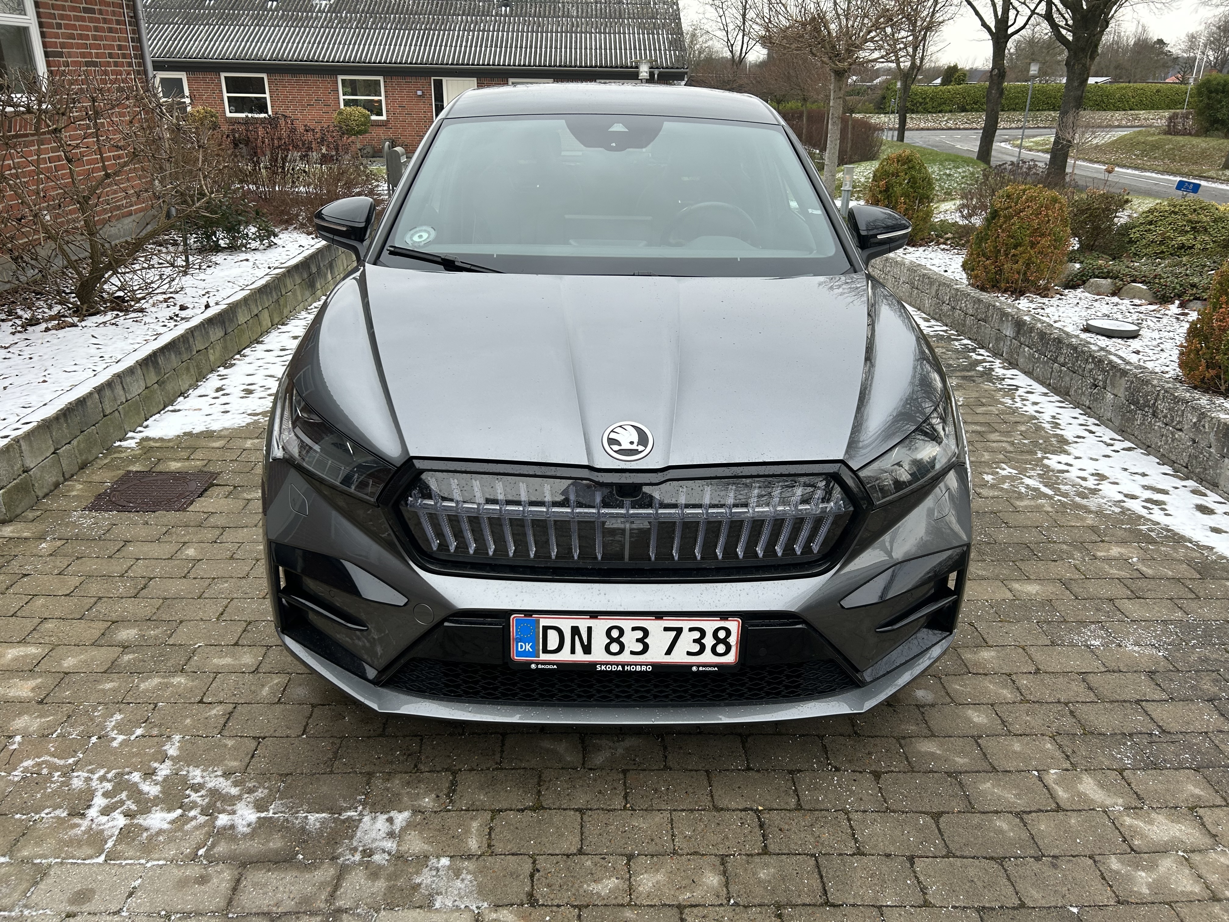 Grå Skoda Enyaq iV fra 2022