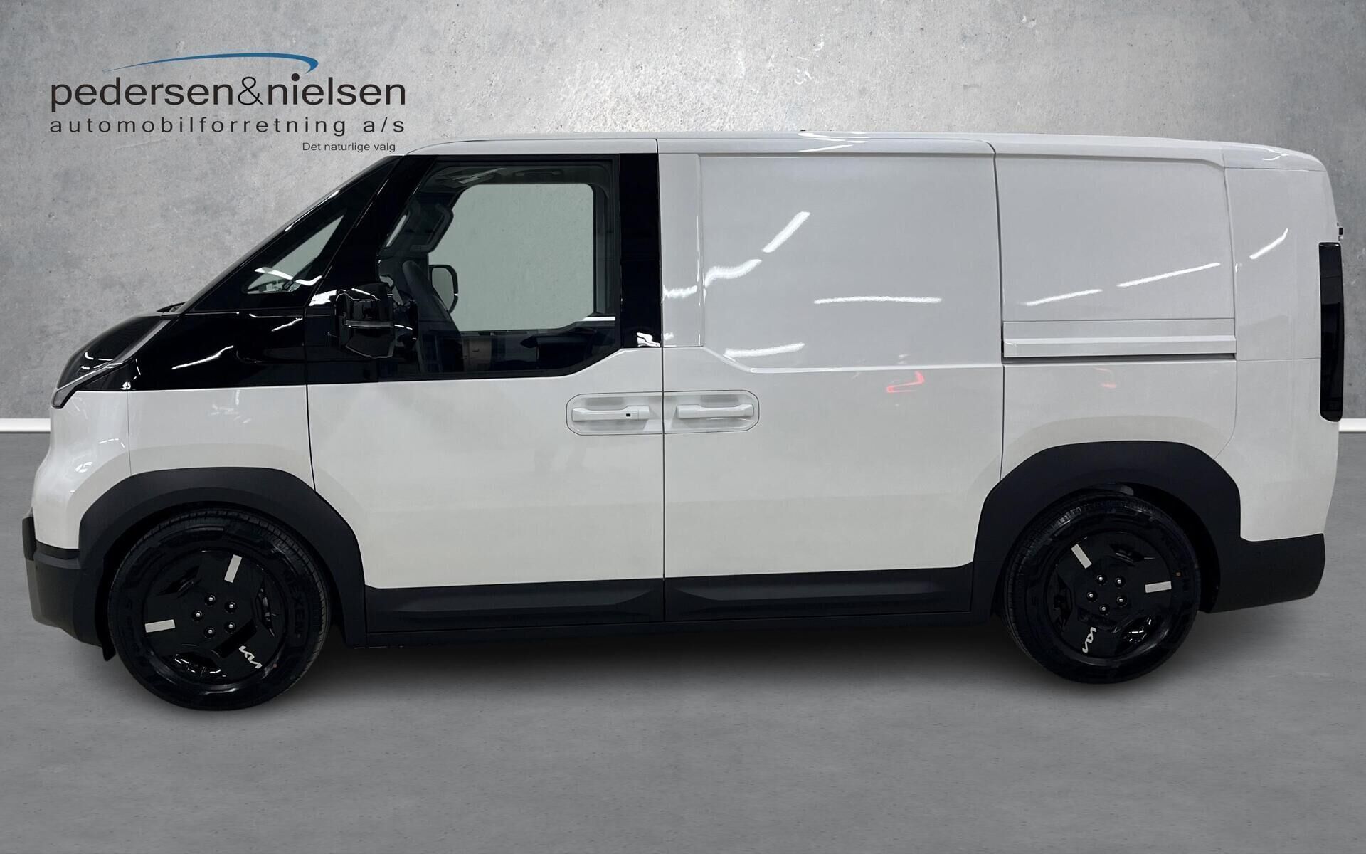 Kia PV5 Cargo L2H1 EL Long Range Work Pro 163HK Van Aut.