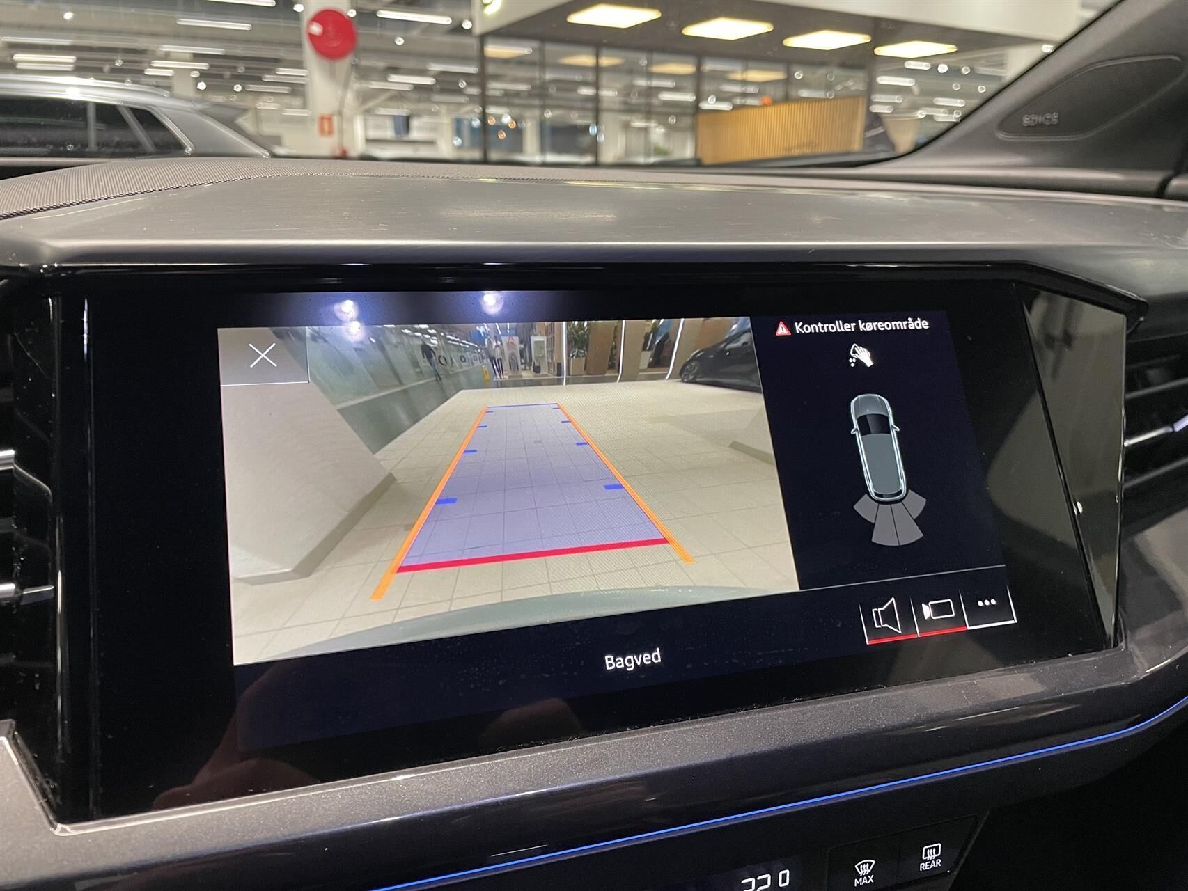 Hvid Audi Q4 fra 2021