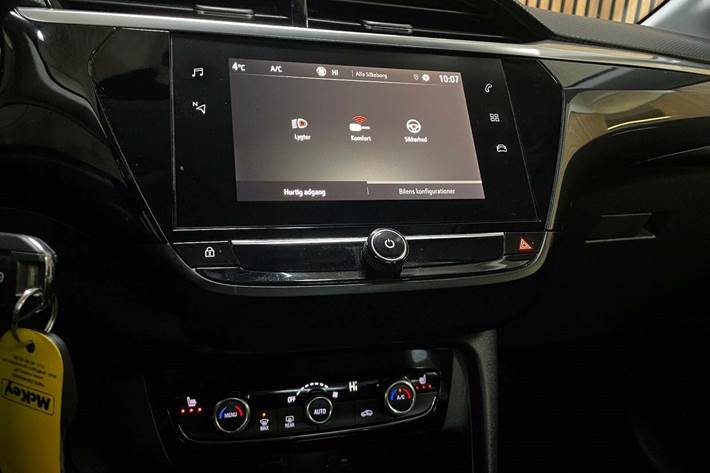 Rød Opel Corsa fra 2020