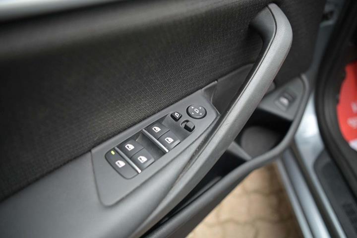 Grå BMW 520d fra 2019