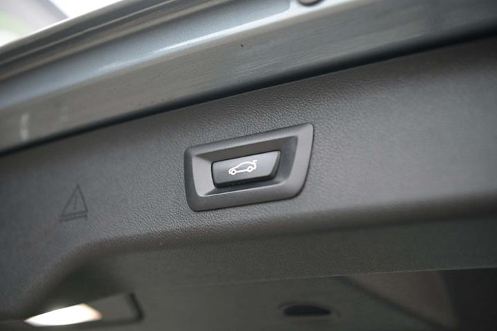 Grå BMW 520d fra 2019