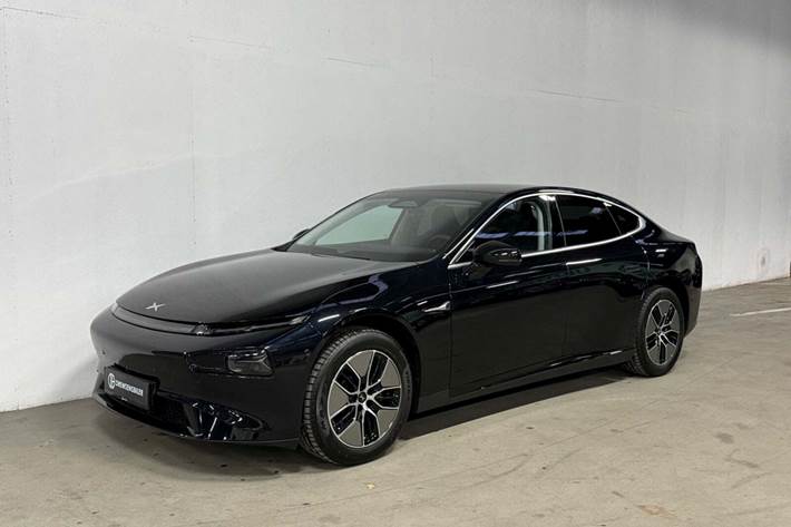 Sort Xpeng P7 fra 2024