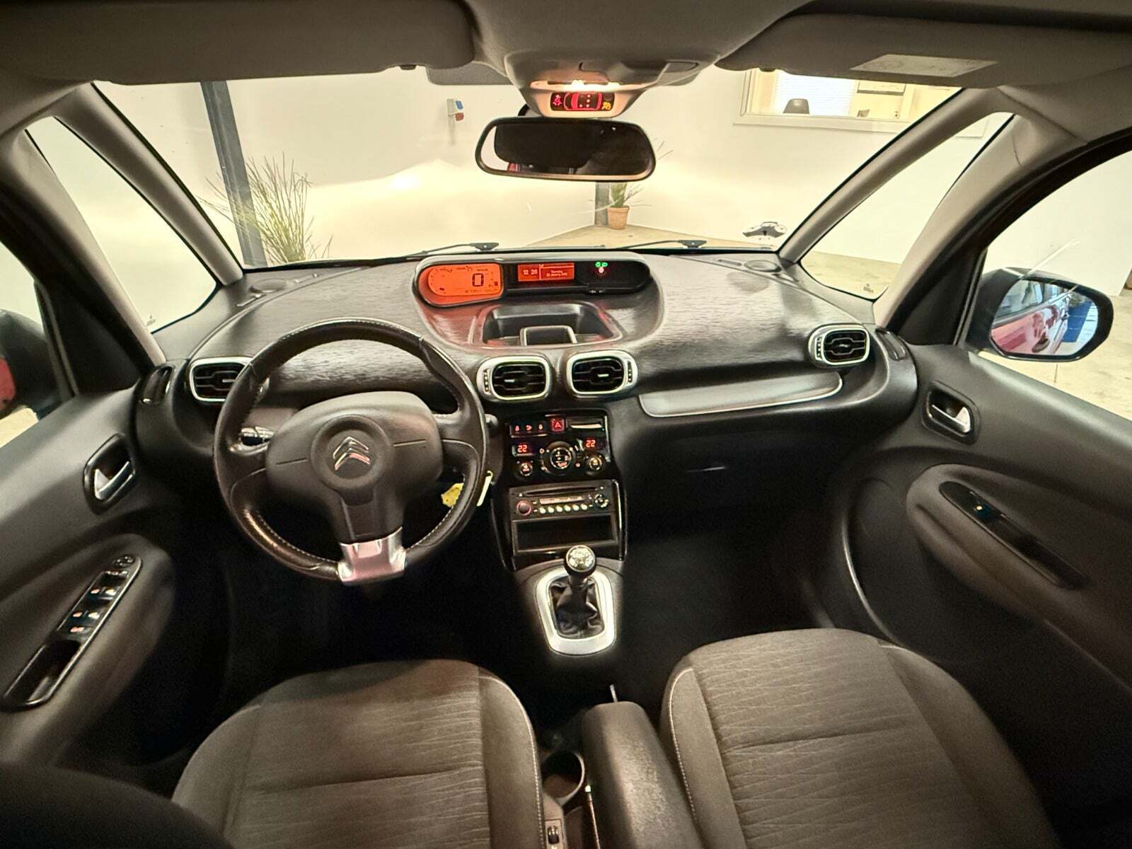 Rød Citroën C3 Picasso fra 2016