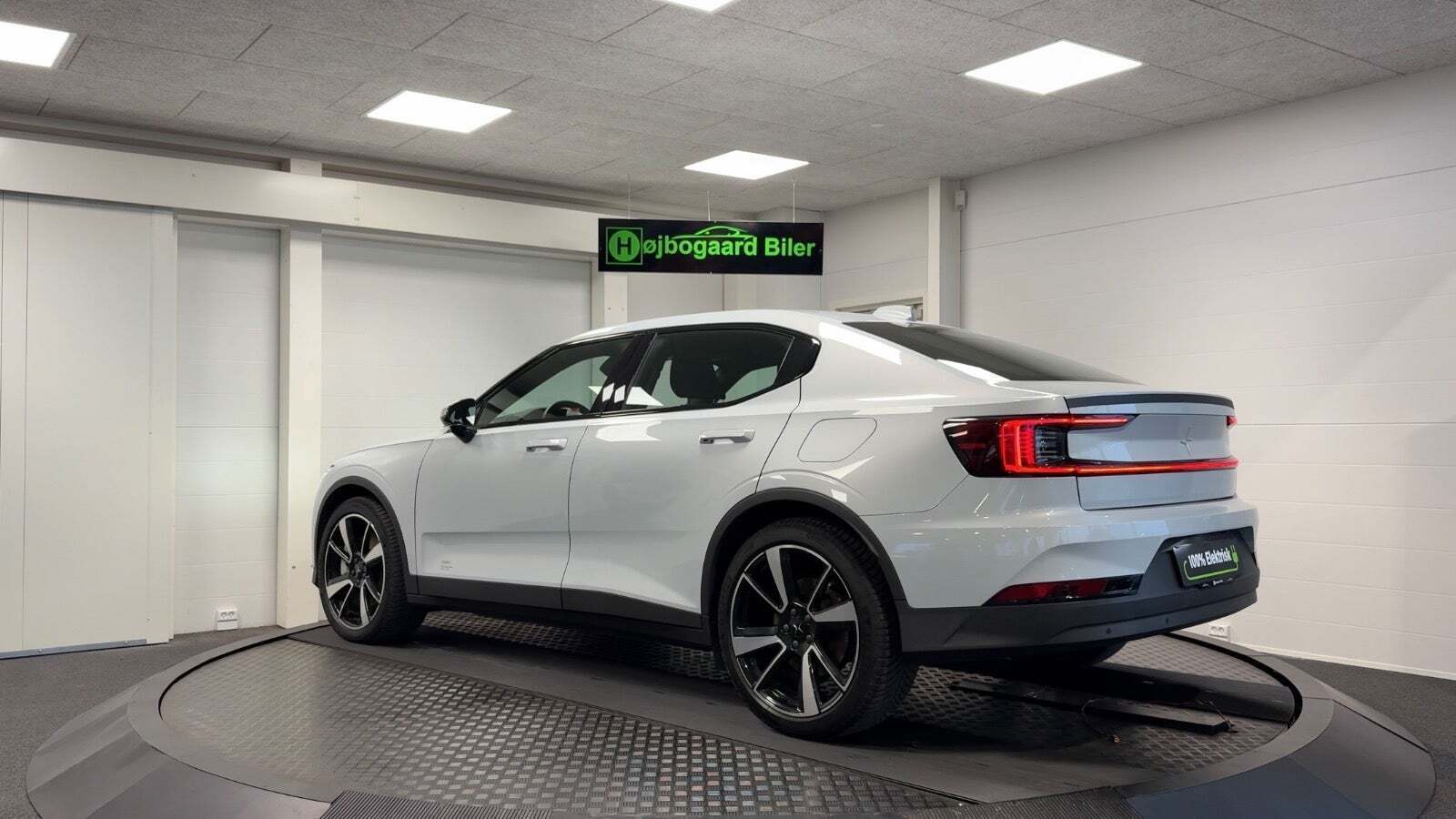 Sølv Polestar 2 fra 2023