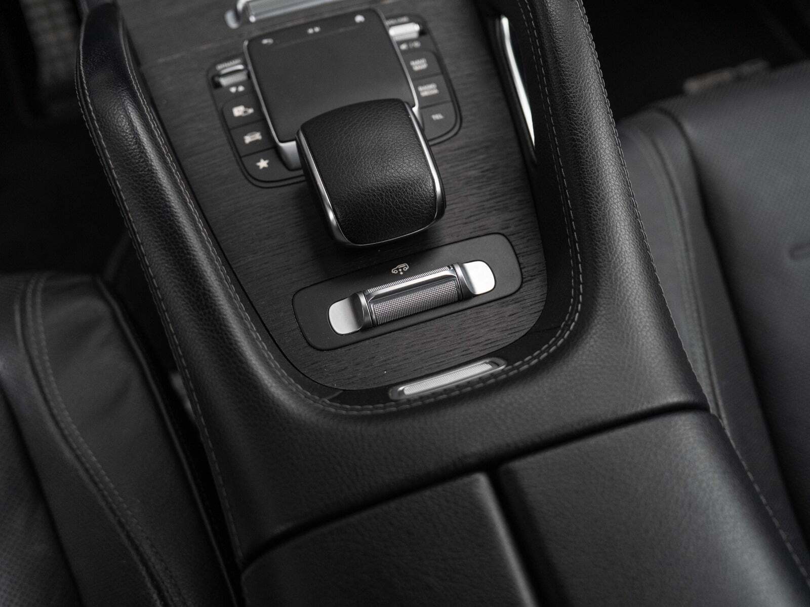 Sølv Mercedes GLE350 de fra 2021