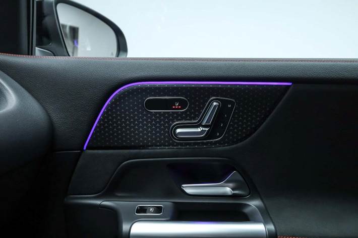 Sort Mercedes EQA250+ fra 2025