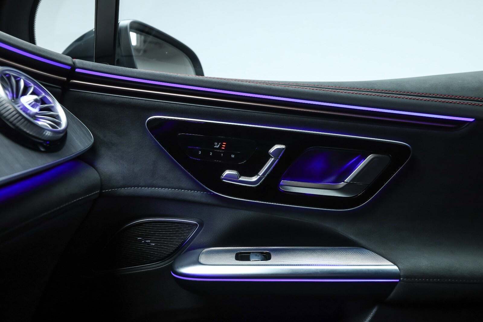 Grøn Mercedes EQE350 SUV fra 2024