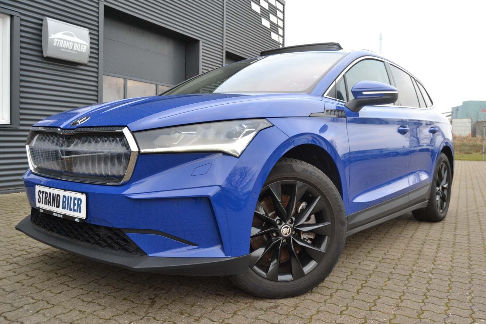 Blå Skoda Enyaq fra 2023