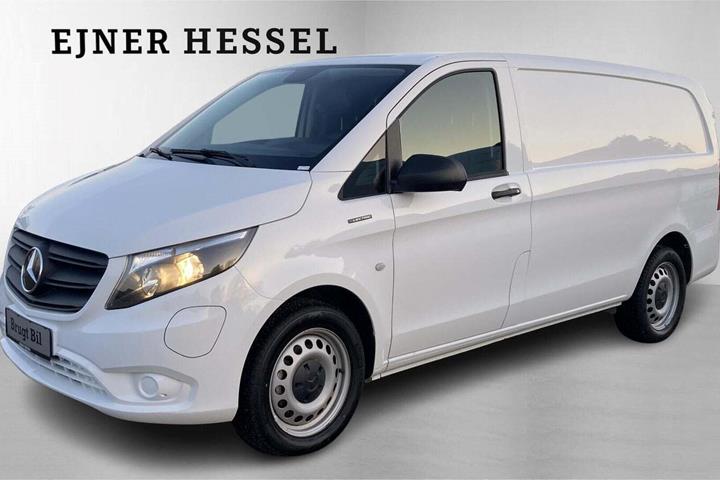 Hvid Mercedes eVito 112 fra 2022 set udefra