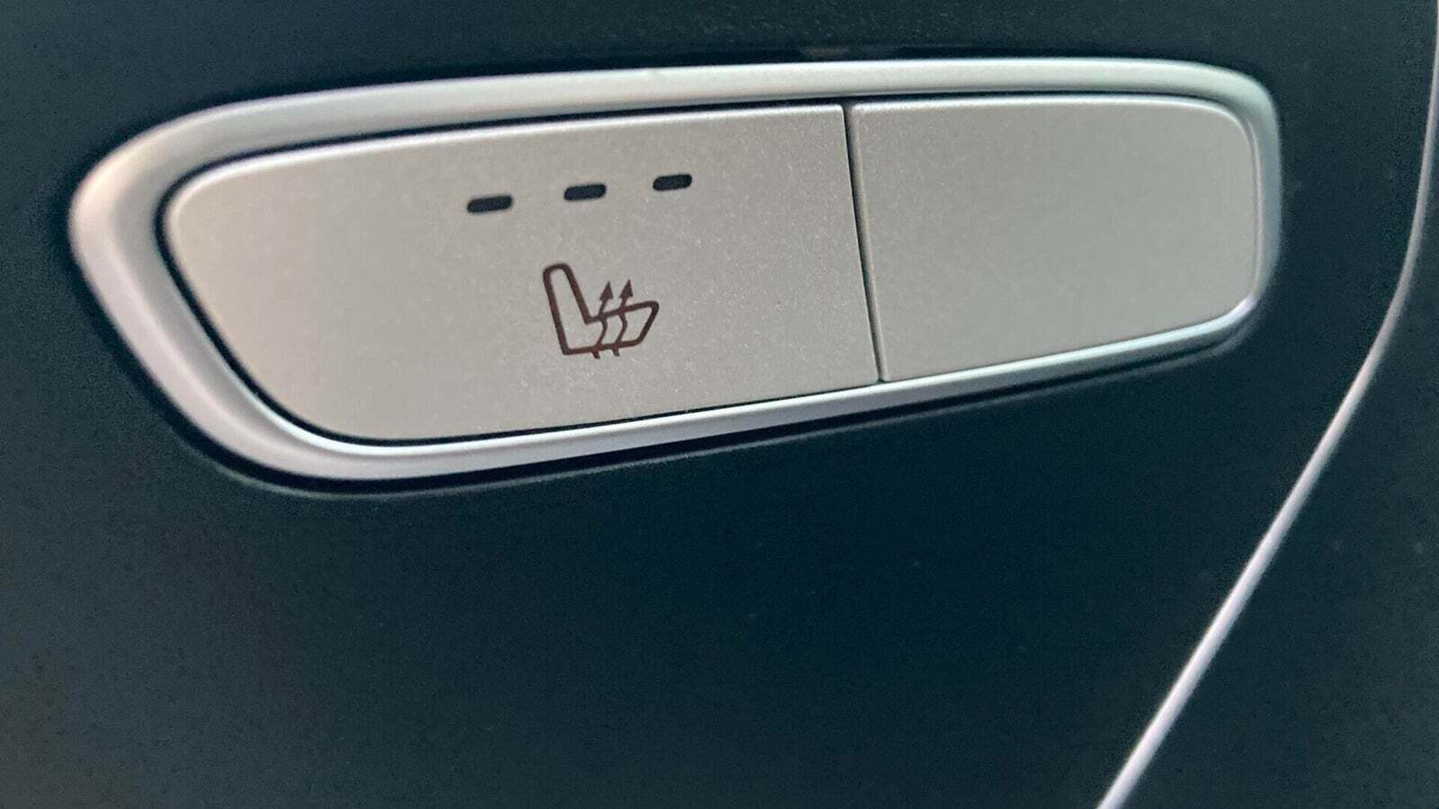 Hvid Mercedes eVito 112 fra 2022 set indefra