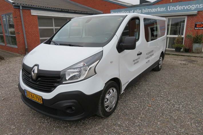 Hvid Renault Trafic T29 fra 2018 set udefra