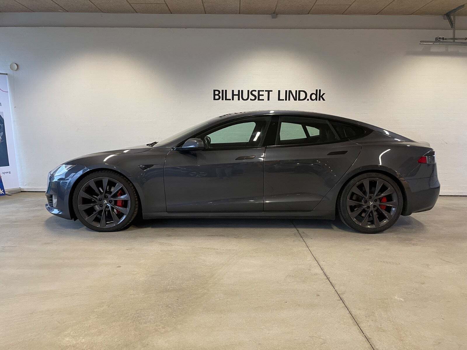 Tesla Model S Standard Range AWD