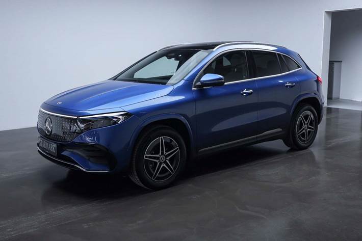 Blå Mercedes EQA250+ fra 2024