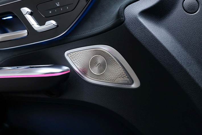 Sølv Mercedes EQE350+ fra 2025