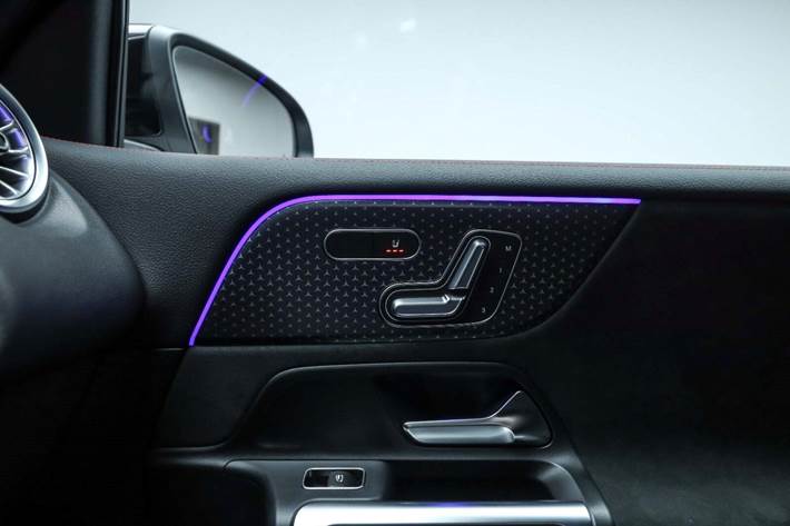 Sort Mercedes EQB250+ fra 2025