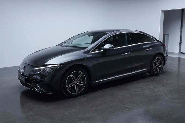 Grå Mercedes EQE350 fra 2024