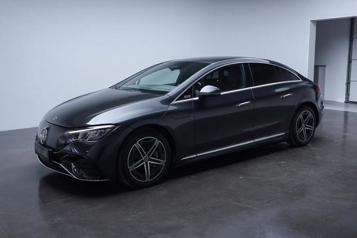 Grå Mercedes EQE350 fra 2024
