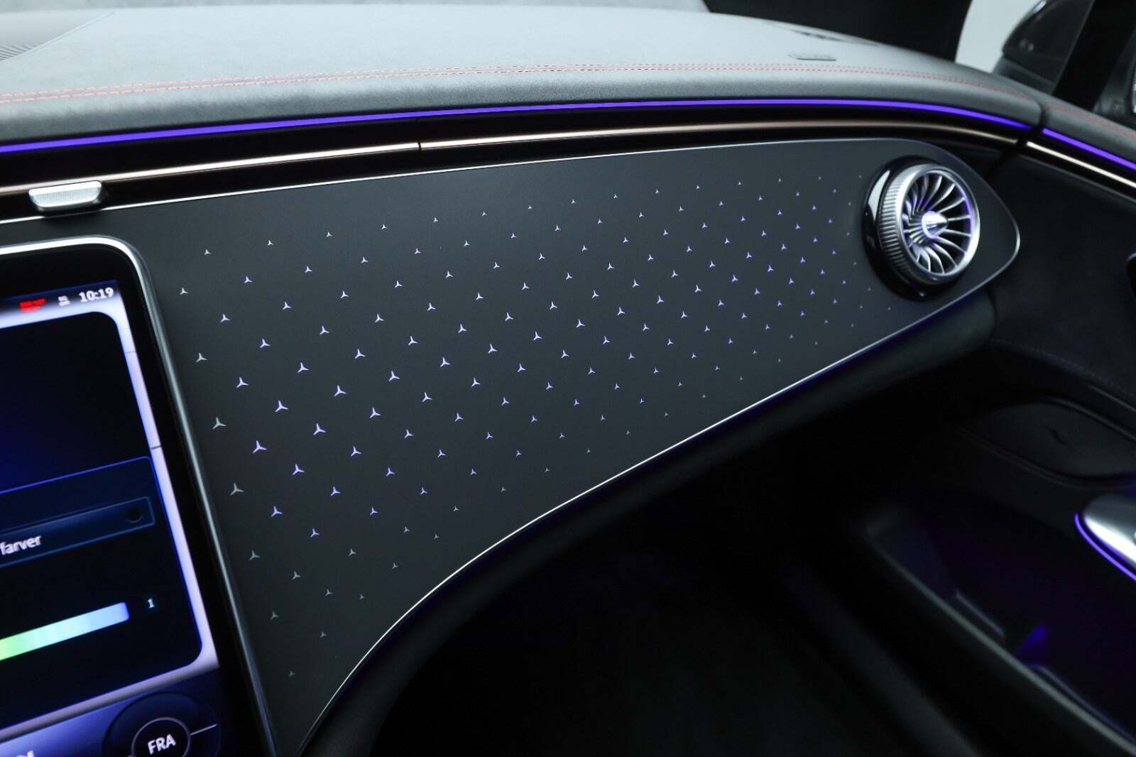 Grå Mercedes EQE350 fra 2024