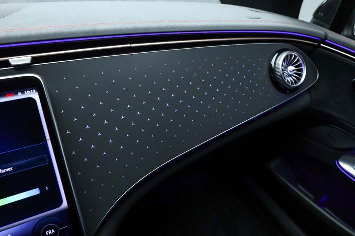Grå Mercedes EQE350 fra 2024