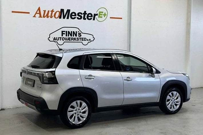 Grå Suzuki S-Cross fra 2022