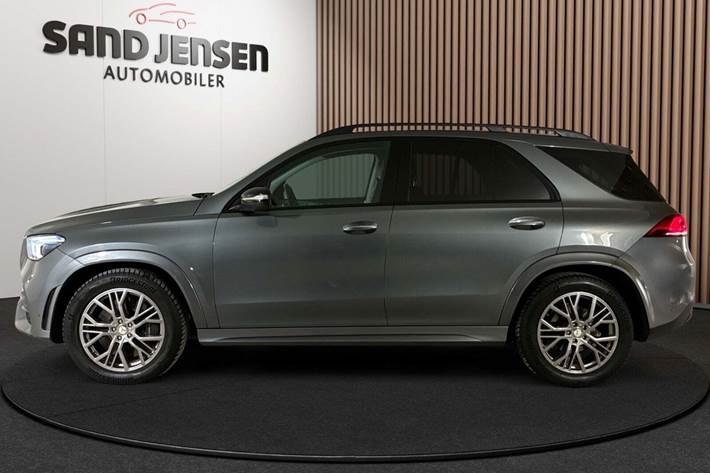 Grå Mercedes GLE450 fra 2019